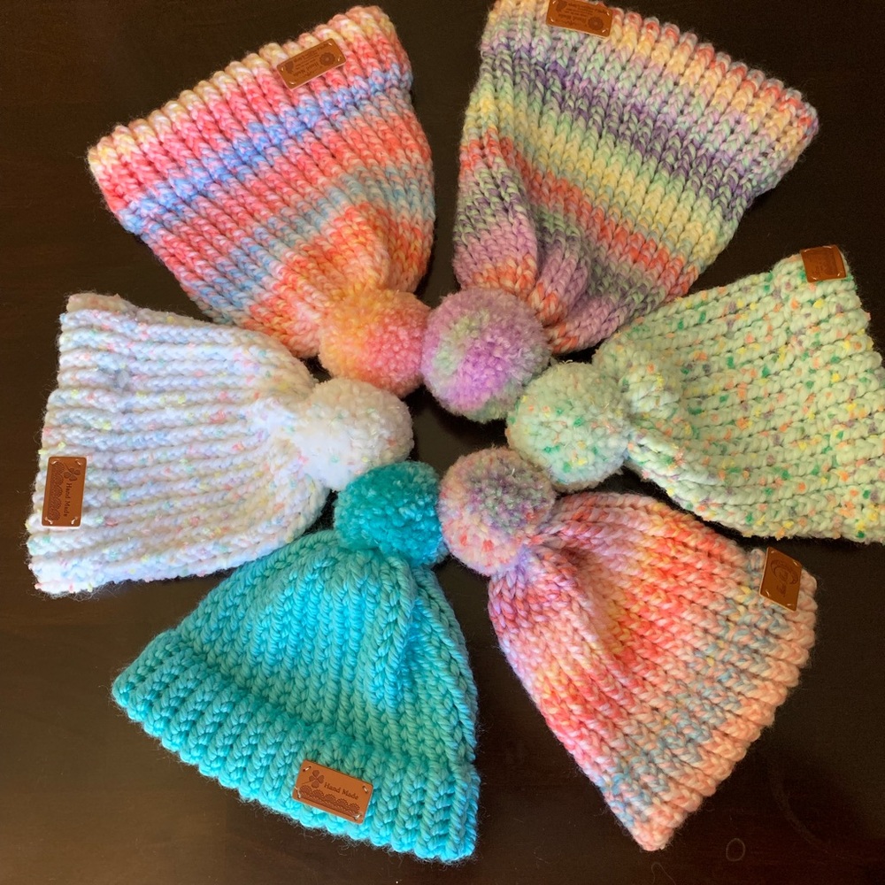 Hand made knitted baby hat - Picture 2 of 2
